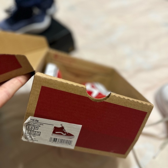 Not actual laces. Zip ups - Picture 3 of 4